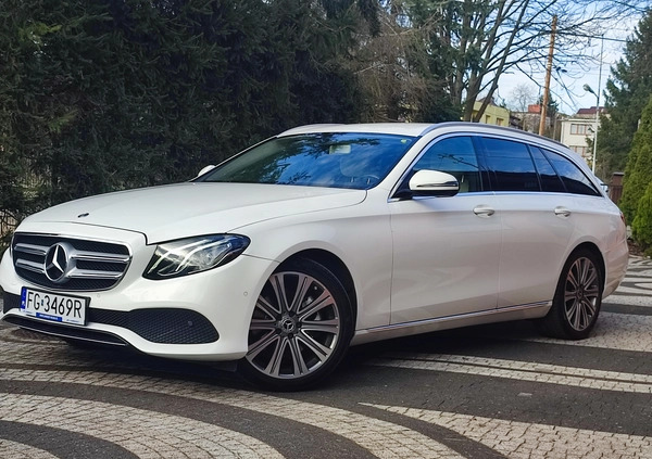 Mercedes-Benz Klasa E cena 89900 przebieg: 289900, rok produkcji 2017 z Jawor małe 781